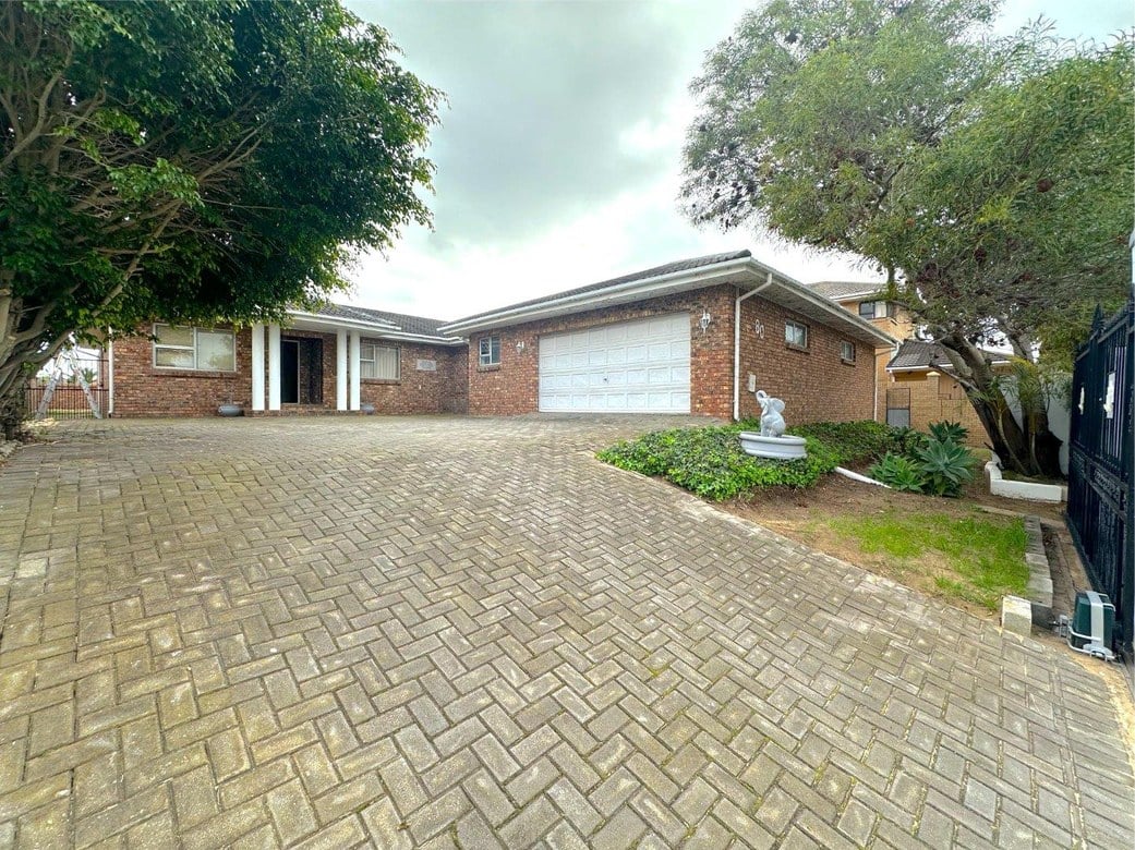 5 Bedroom Luxurious home for SALE