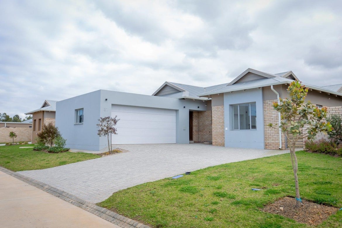 Stylish New Home in Diepkloof, Mooikloof Country Estate – George