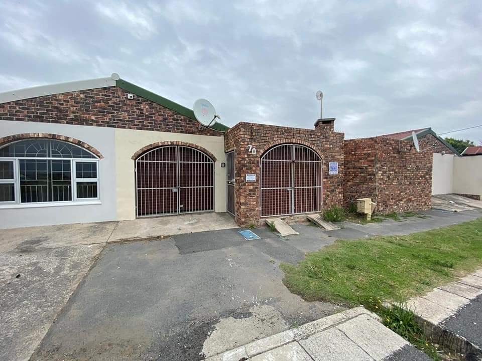 3 Bedroom House For Sale in Quigney,