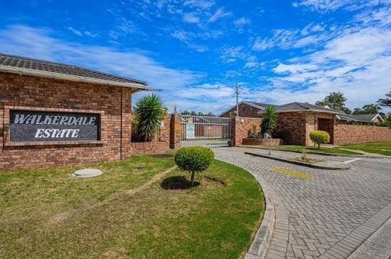 Charming 3-Bedroom Townhouse in Glenroy Park