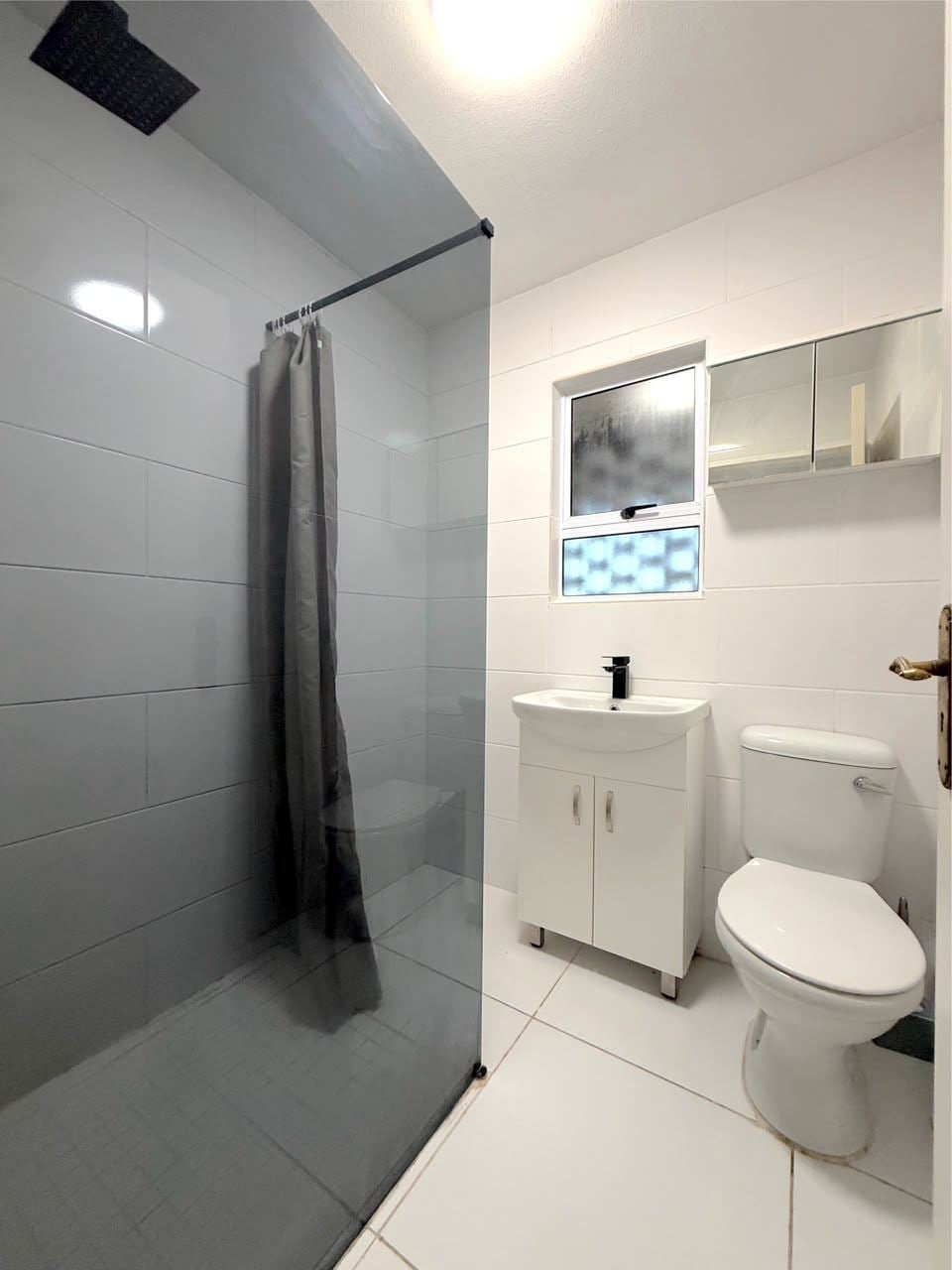 Modern One Bedroom Apartment To Rent In The Heart Of Humewood