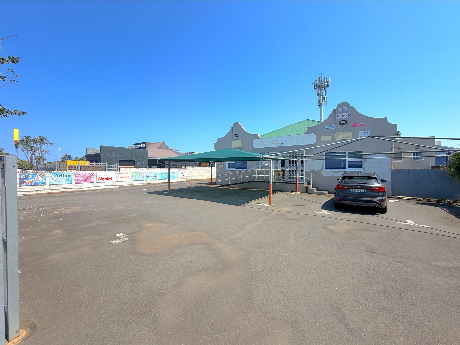 Prime Comercial Shop Space in VIncent.