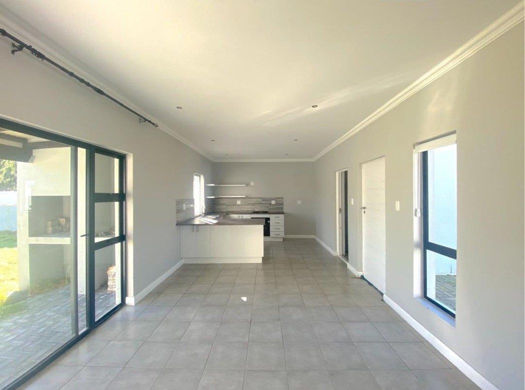 Property photograph 3
