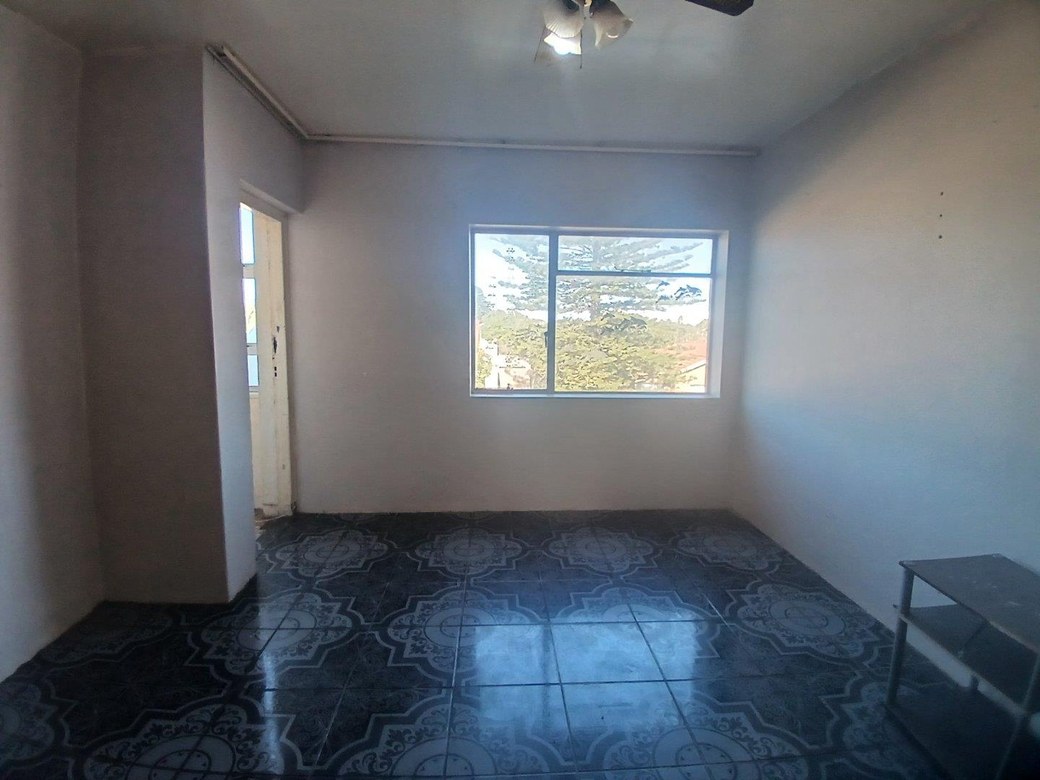 Property photograph 5