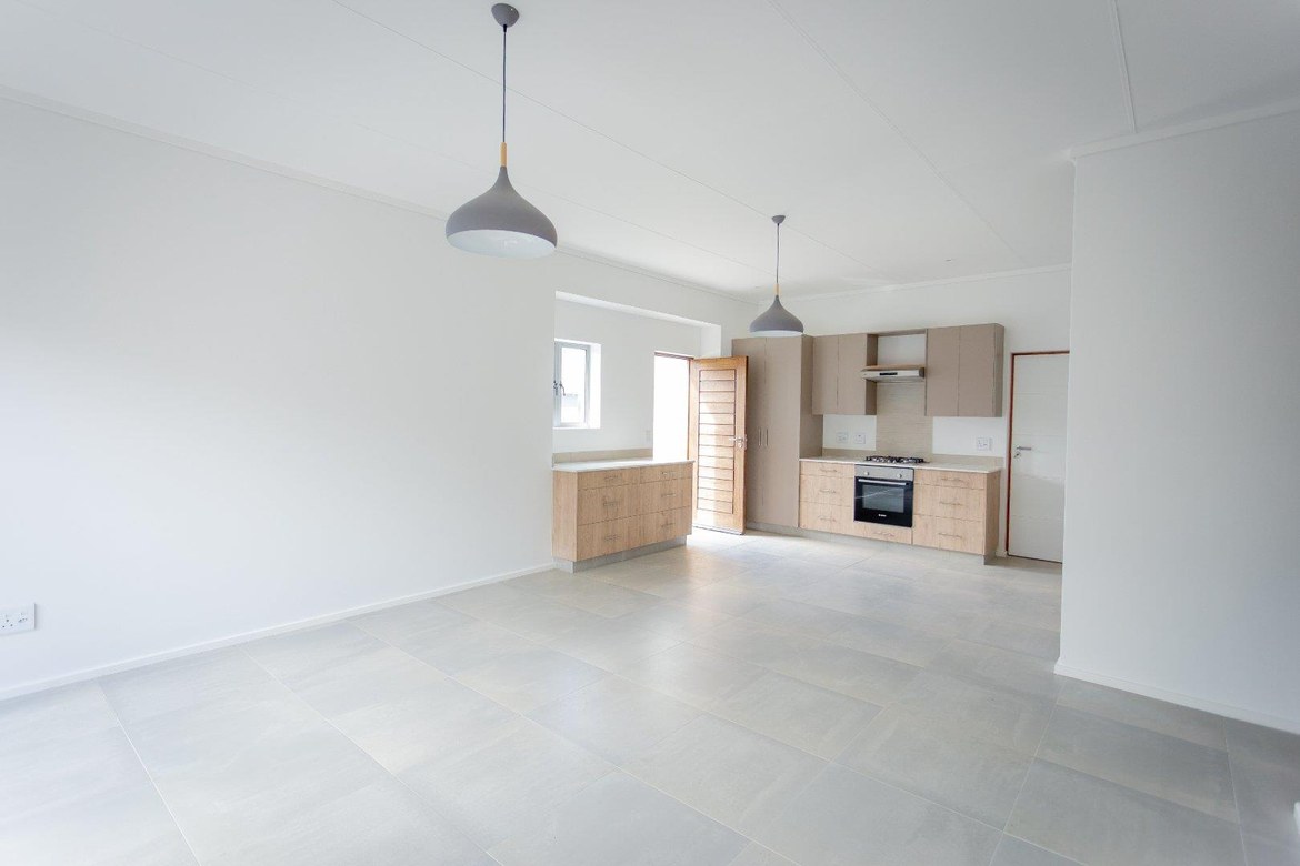Property photograph 5