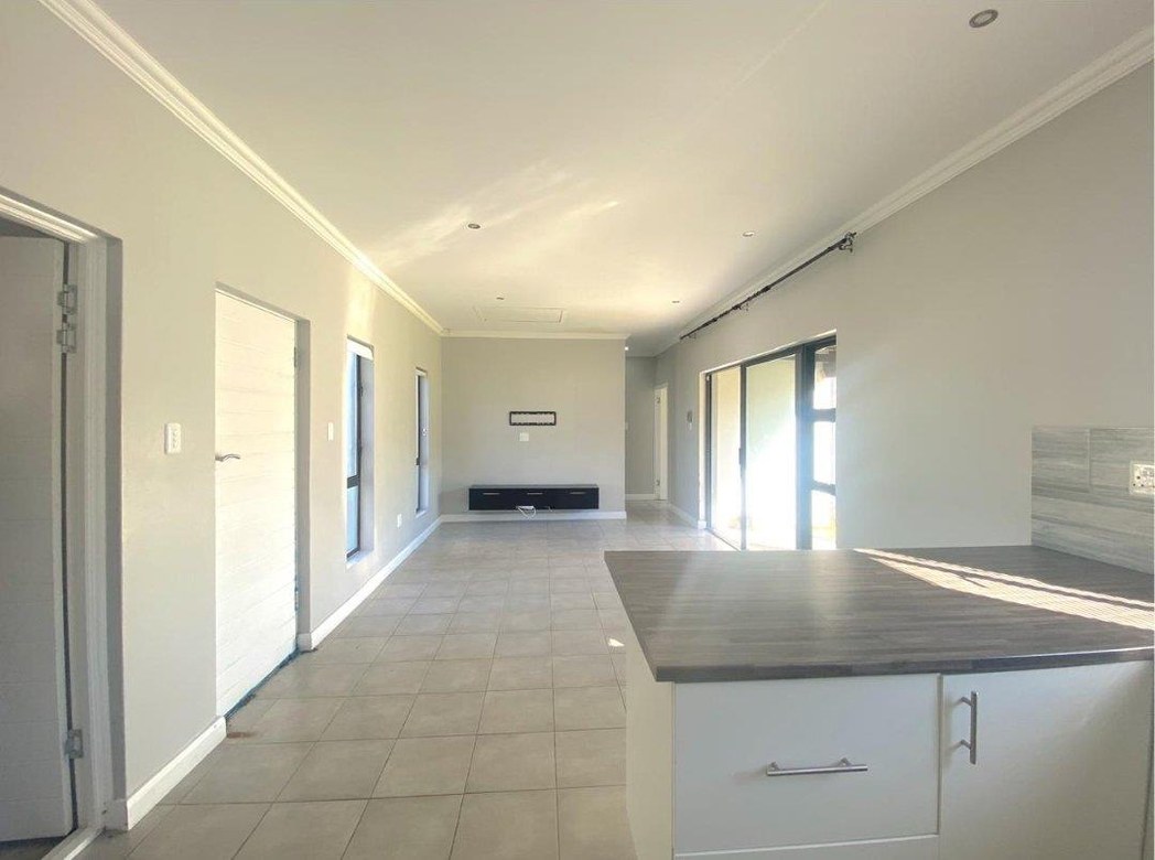 Property photograph 2