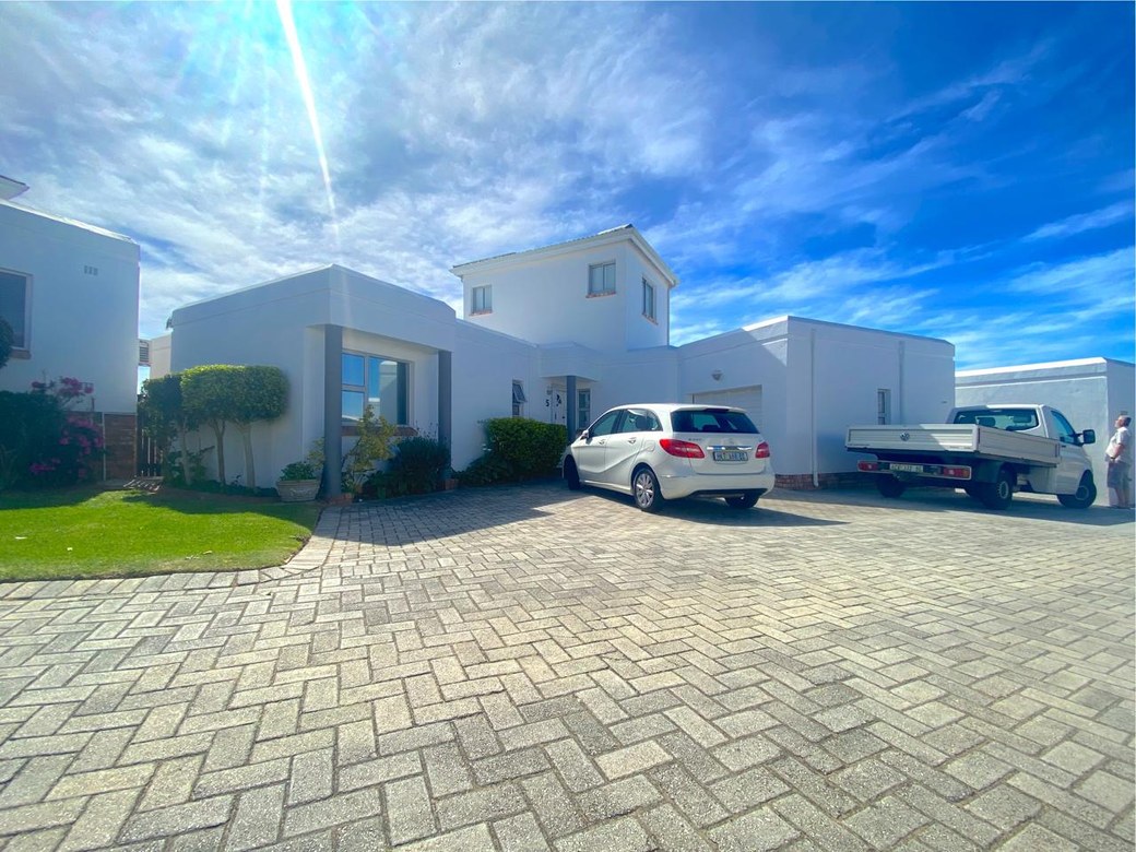 Property photograph 4