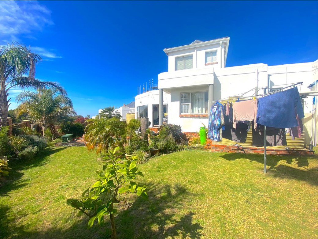 Property photograph 3