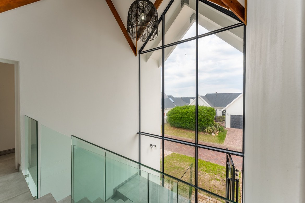 Property photograph 3