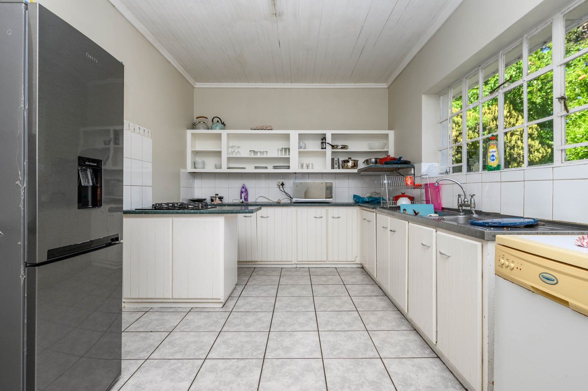 Property photograph 4