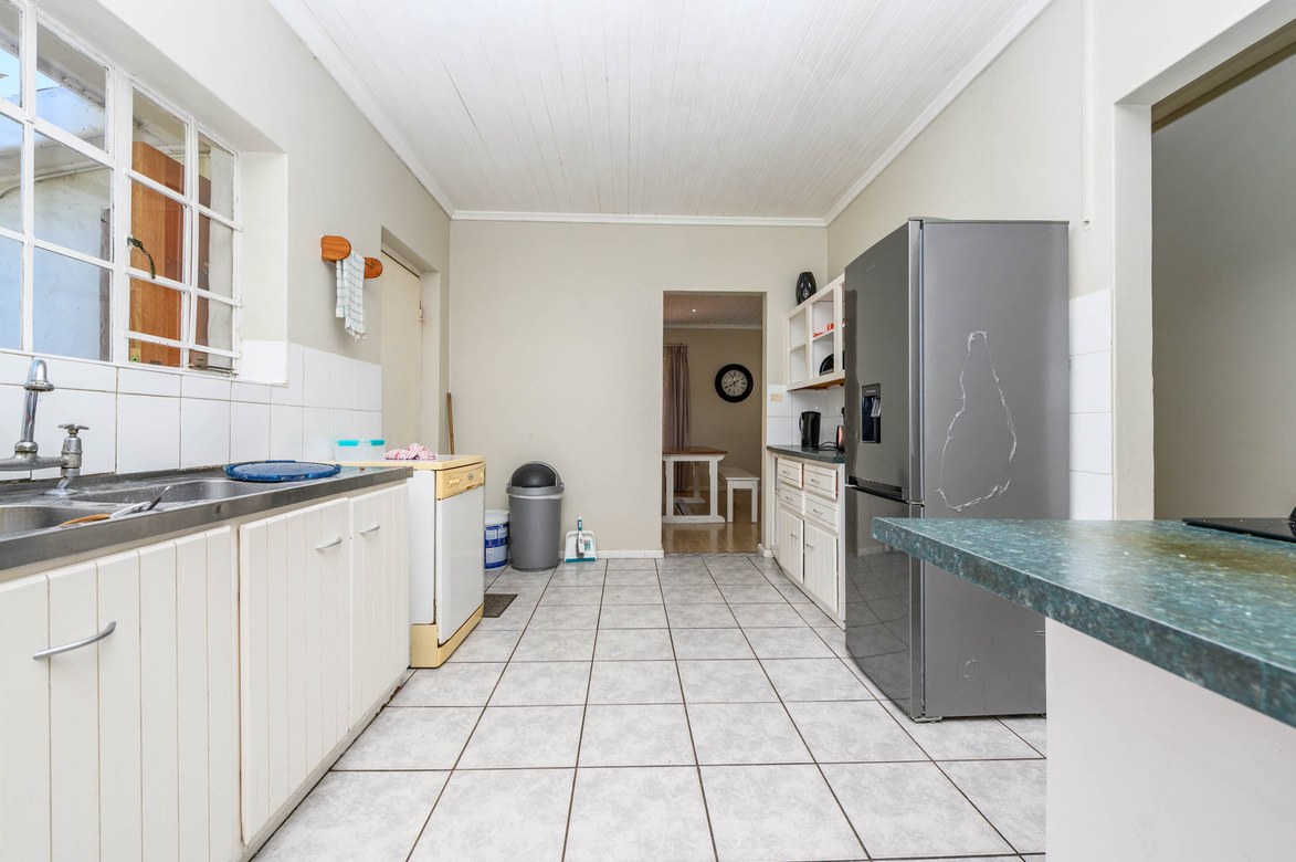 Property photograph 3