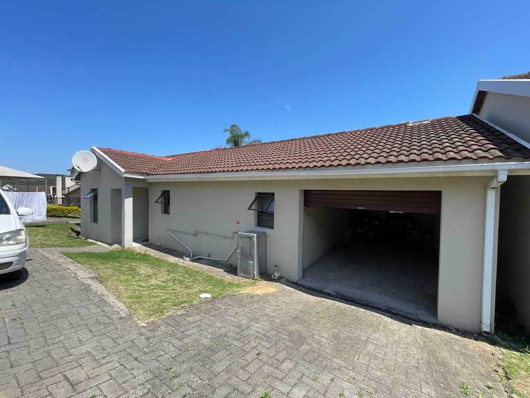 Property photograph 3