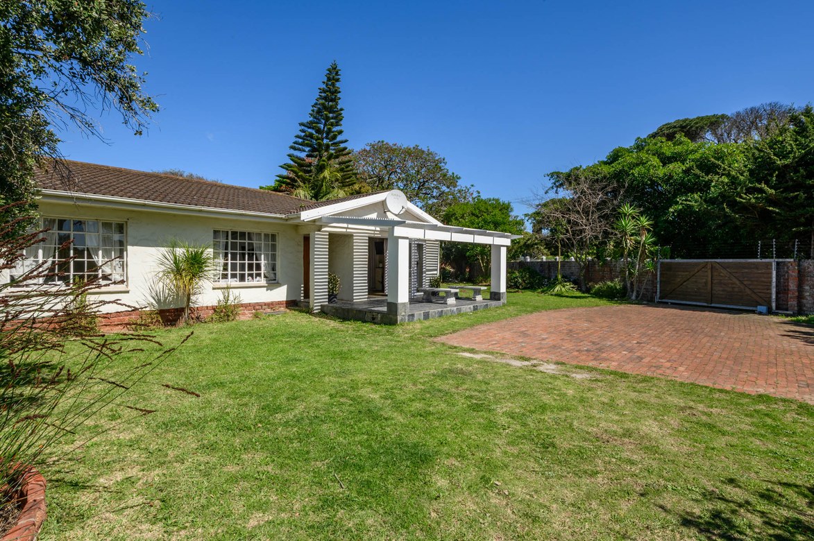 Property photograph 2