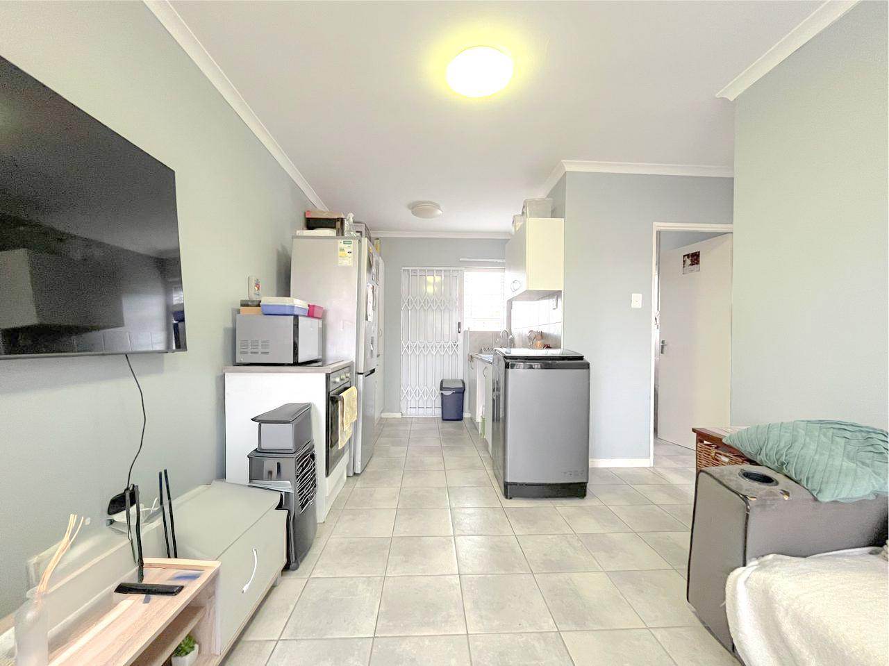 Property photograph 4