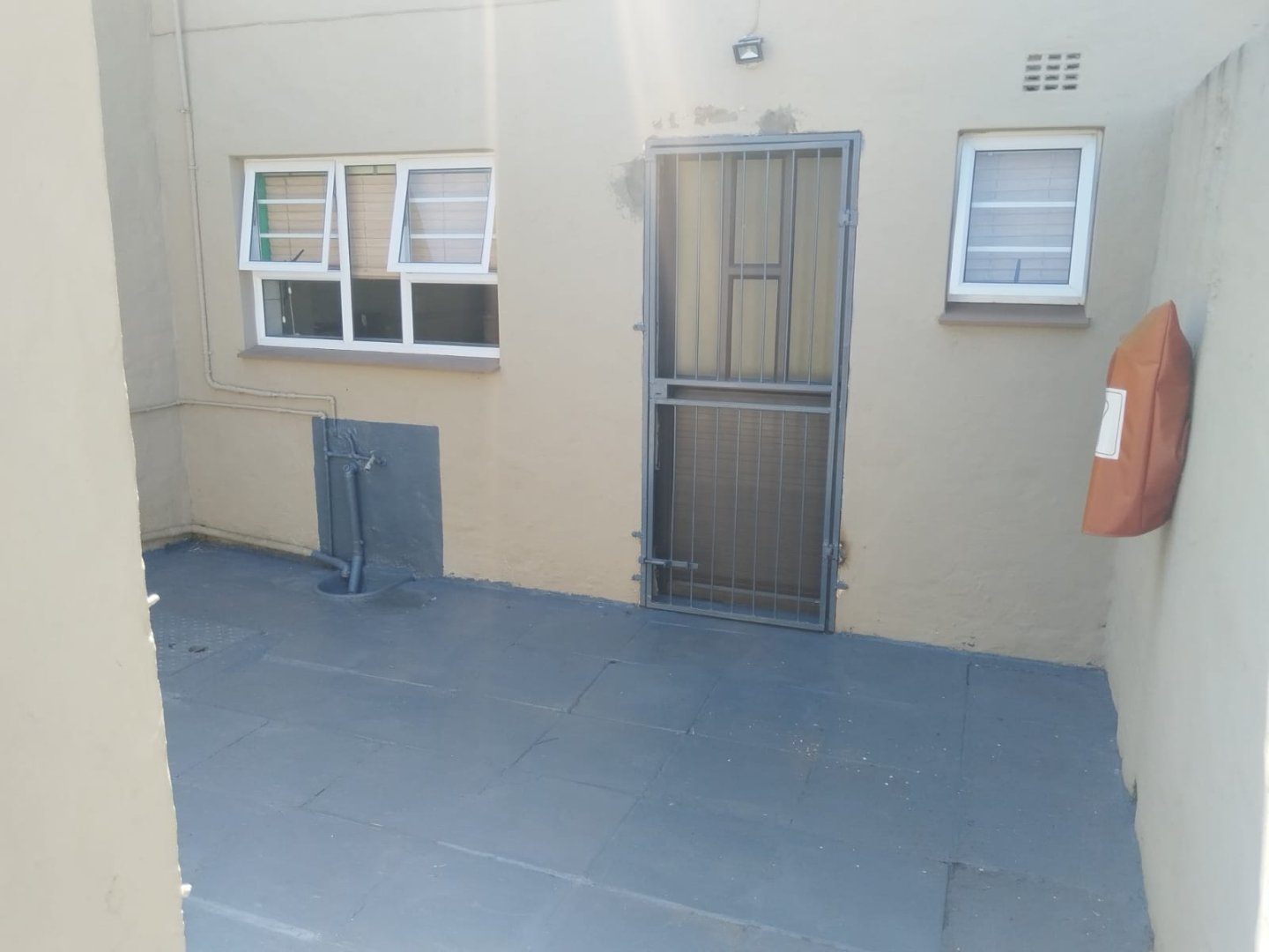 Property photograph 3