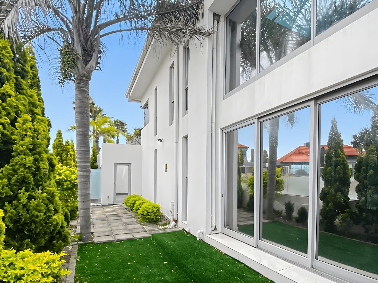 Property photograph 3