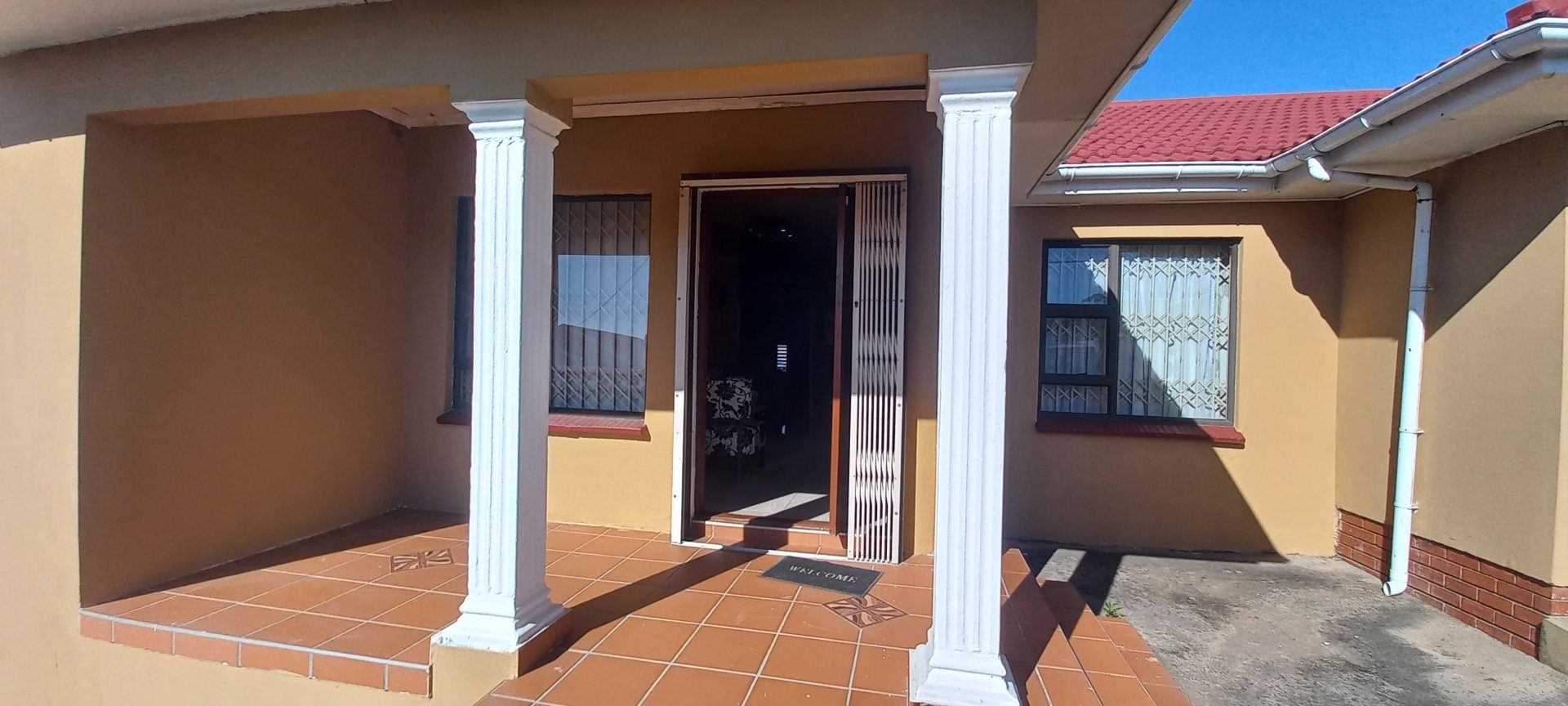 Property photograph 3