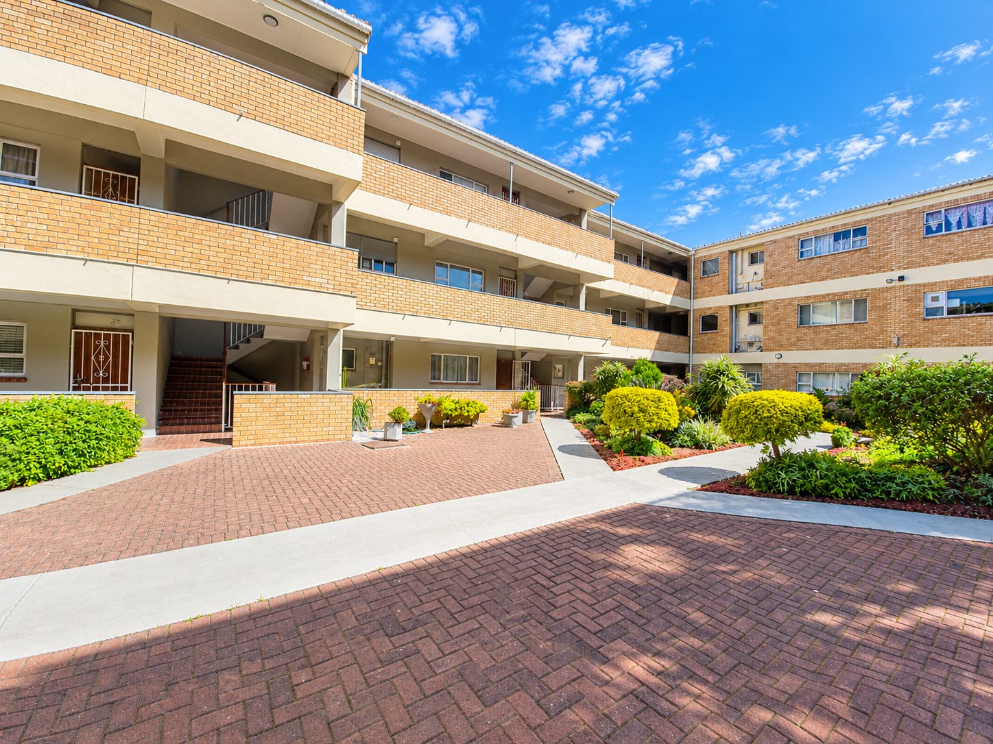 Property photograph 4