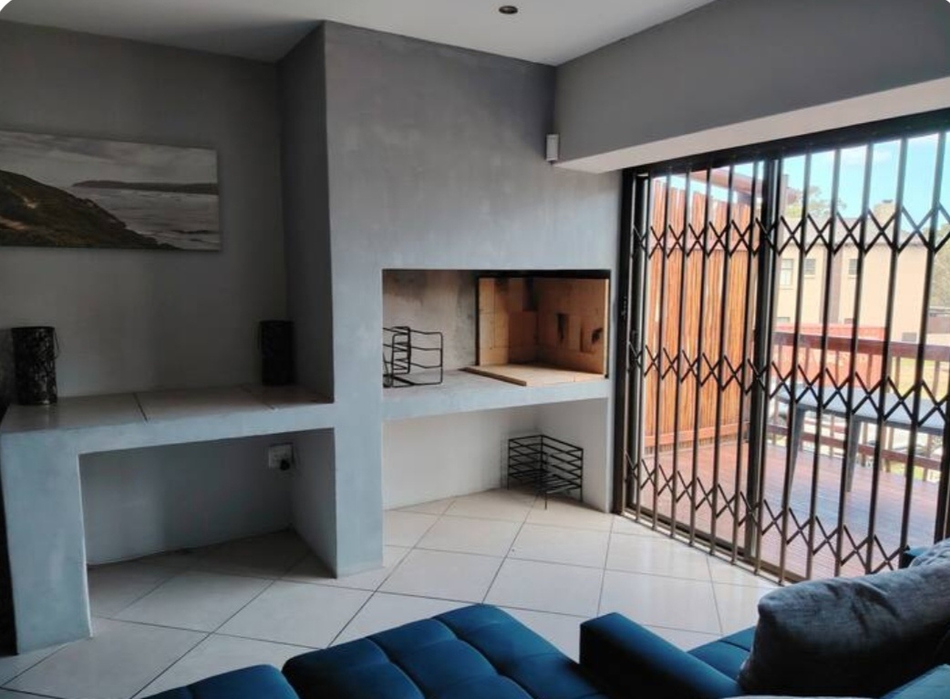 Property photograph 3
