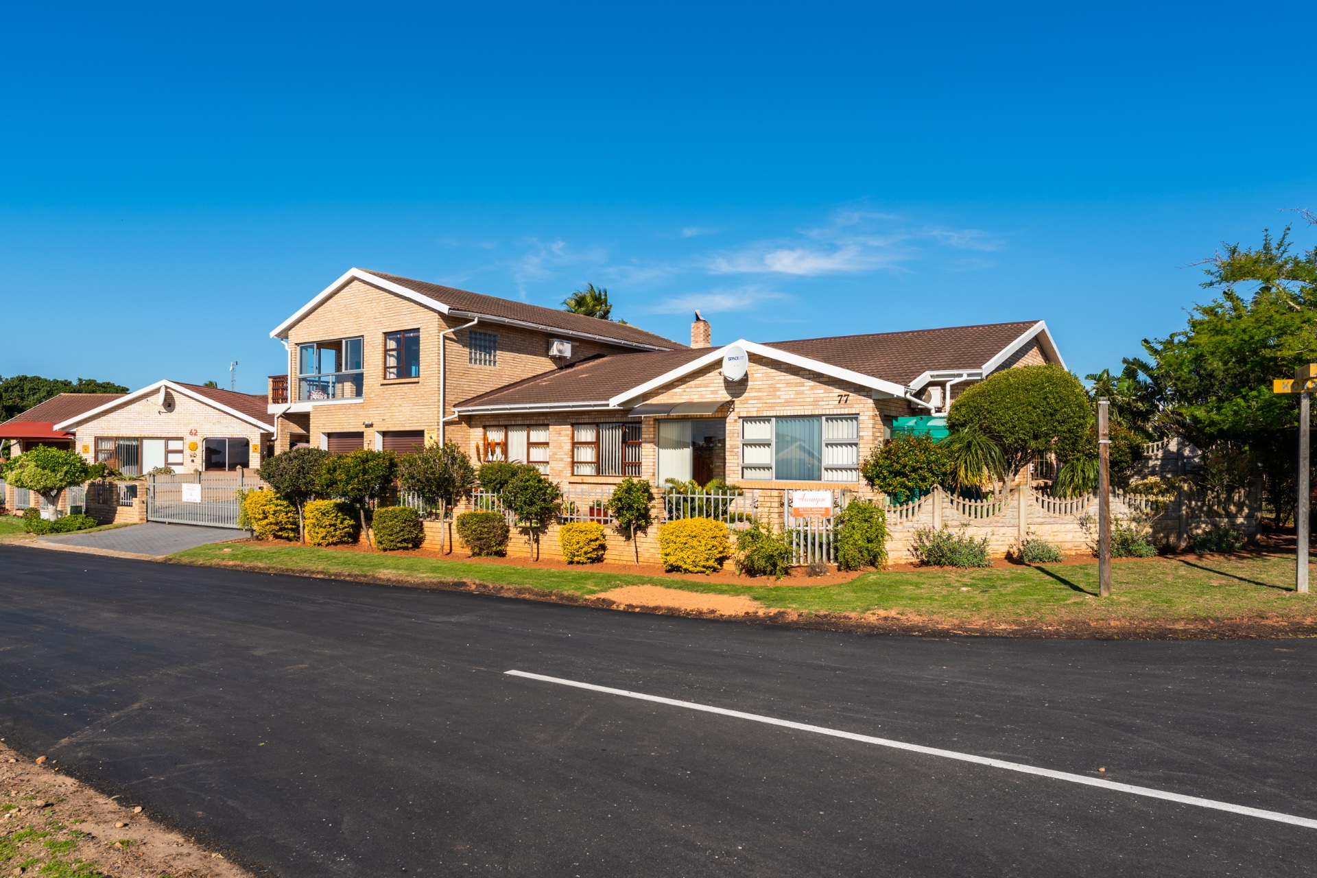 Modern Two Bedroom One Bathroom Apartment To Rent In Beautiful Wavecrest Location