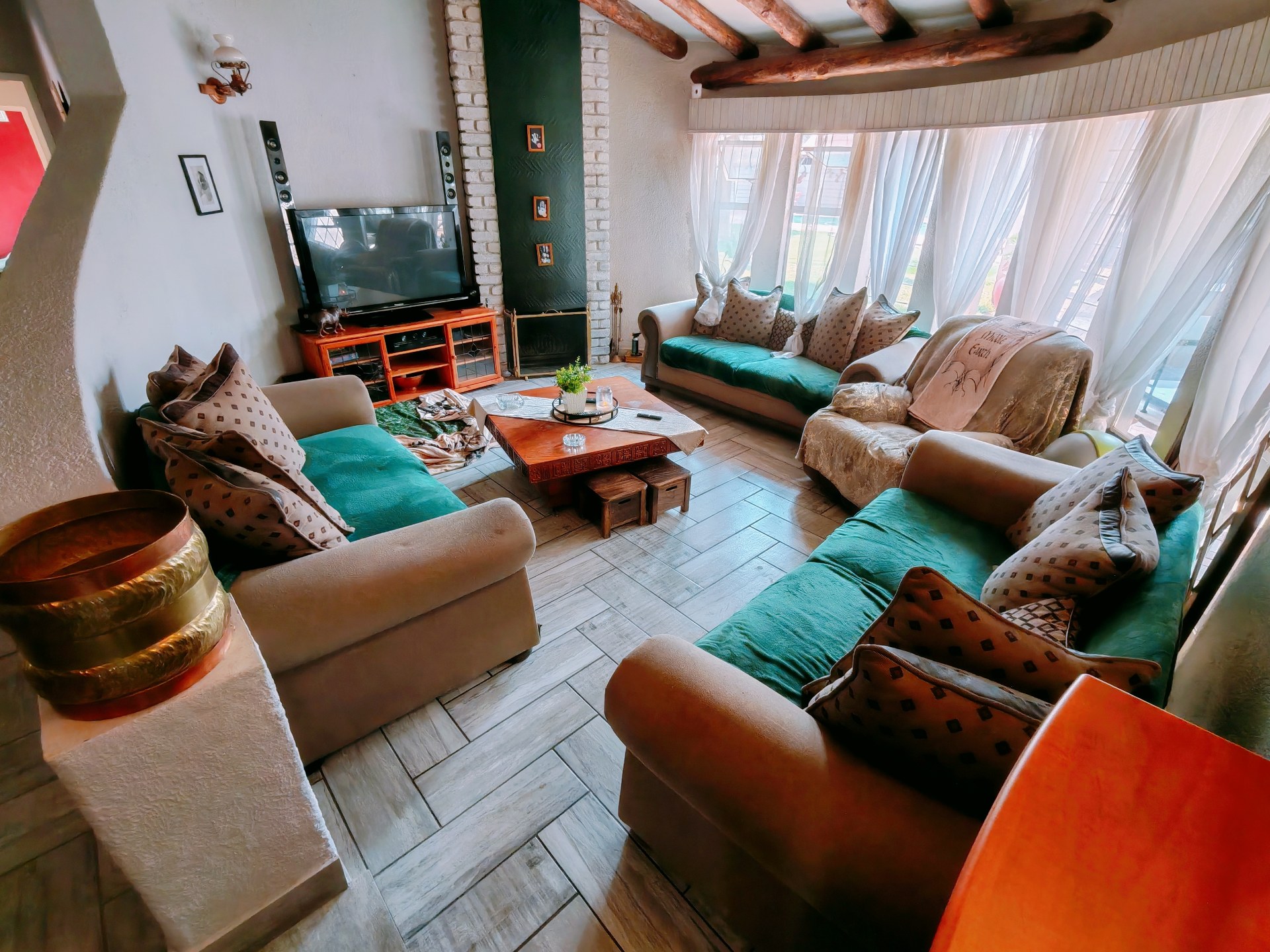 Property photograph 4