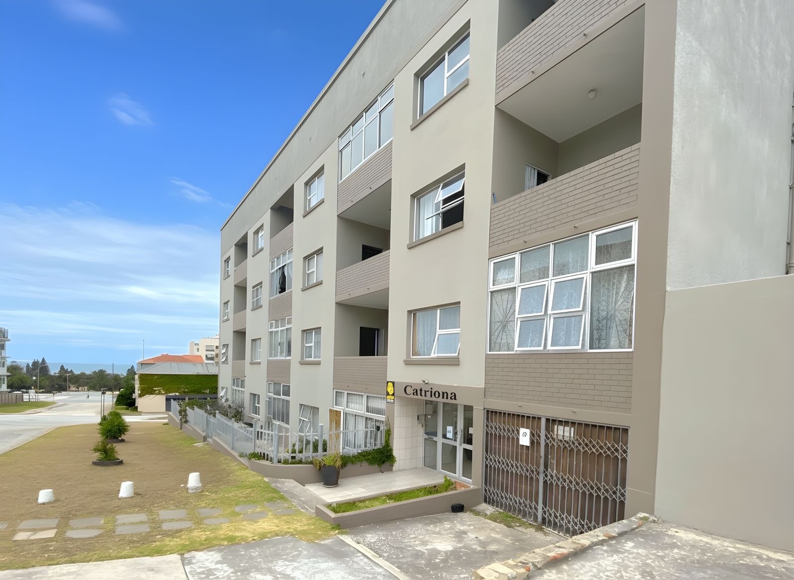 Modern 3-Bedroom Apartment in Catriona Complex, Humewood