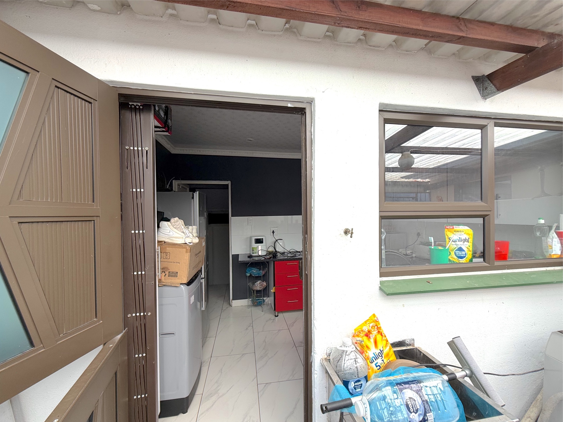 Property photograph 3