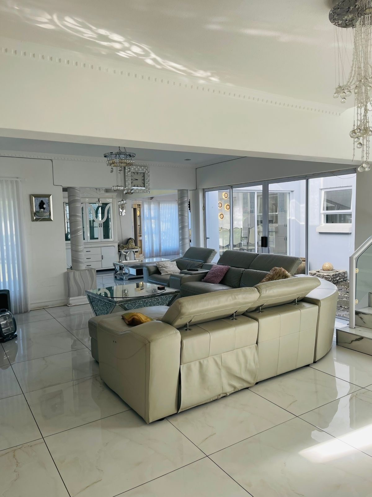 Property photograph 3