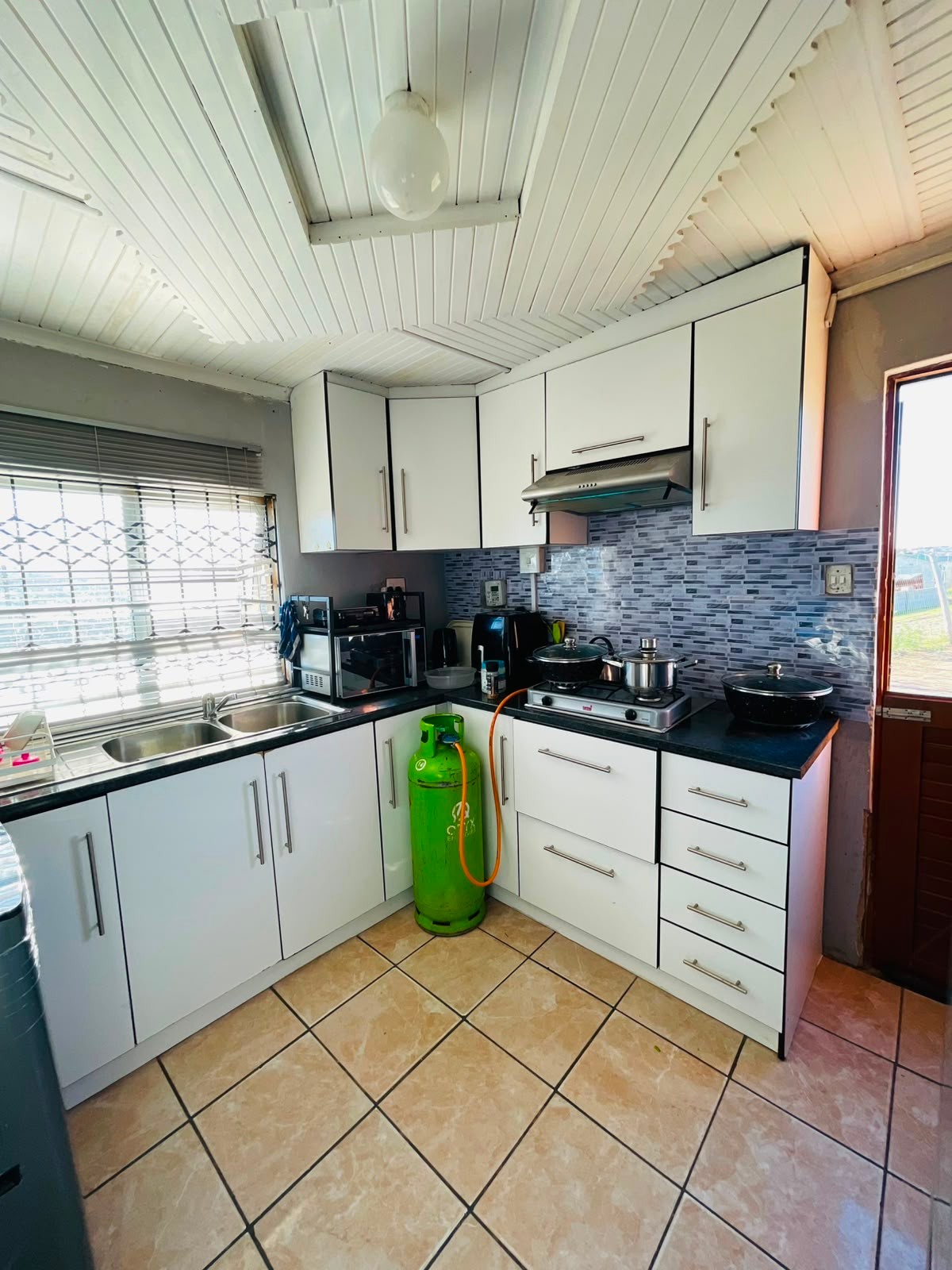 Property photograph 3