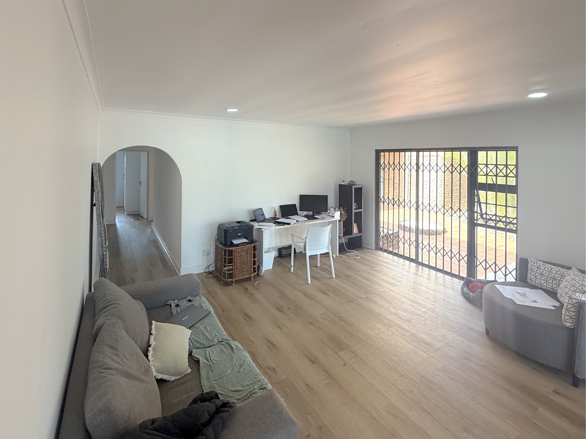 Property photograph 3