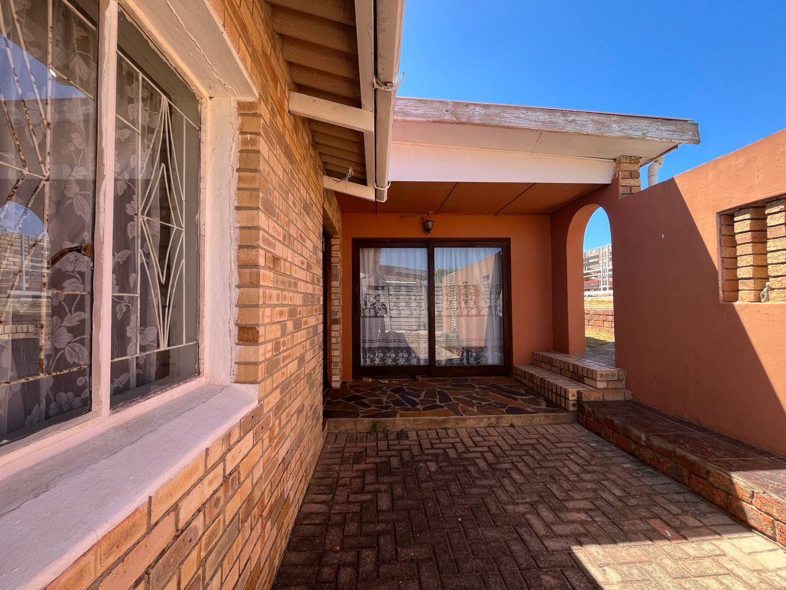 Property photograph 3