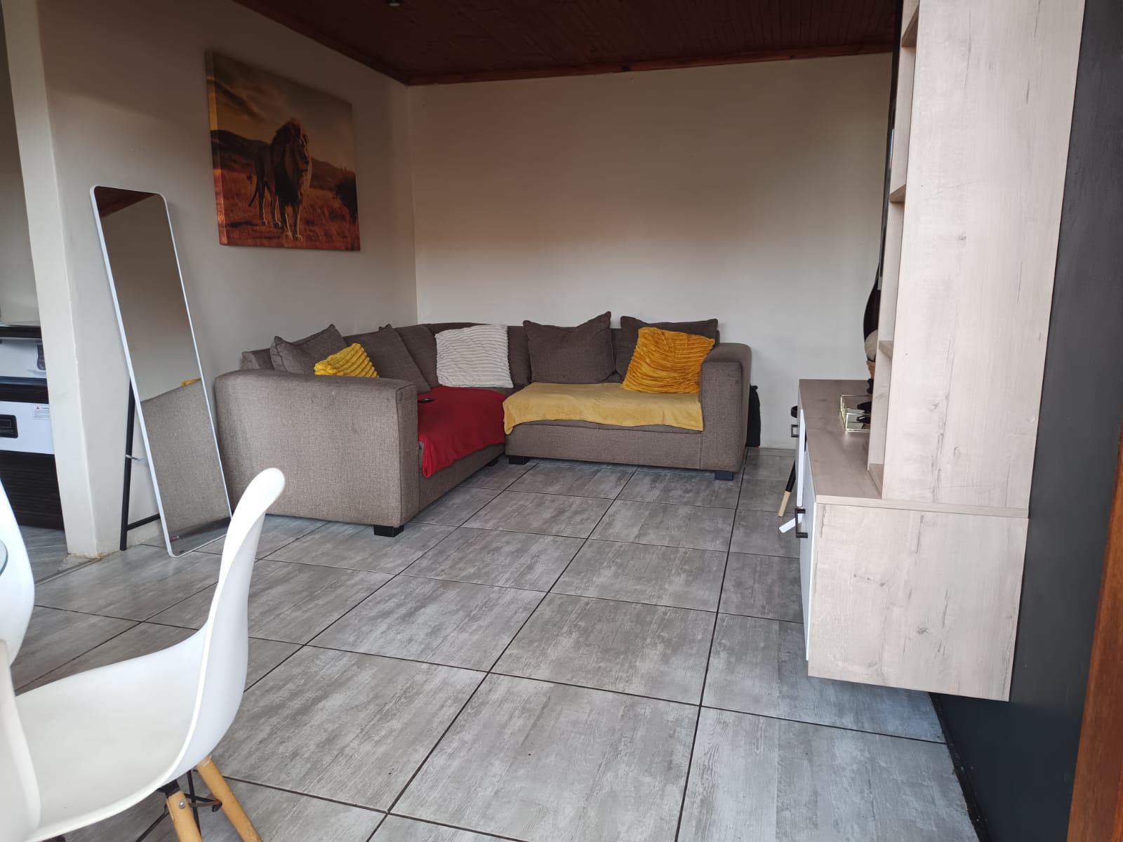 Property photograph 4