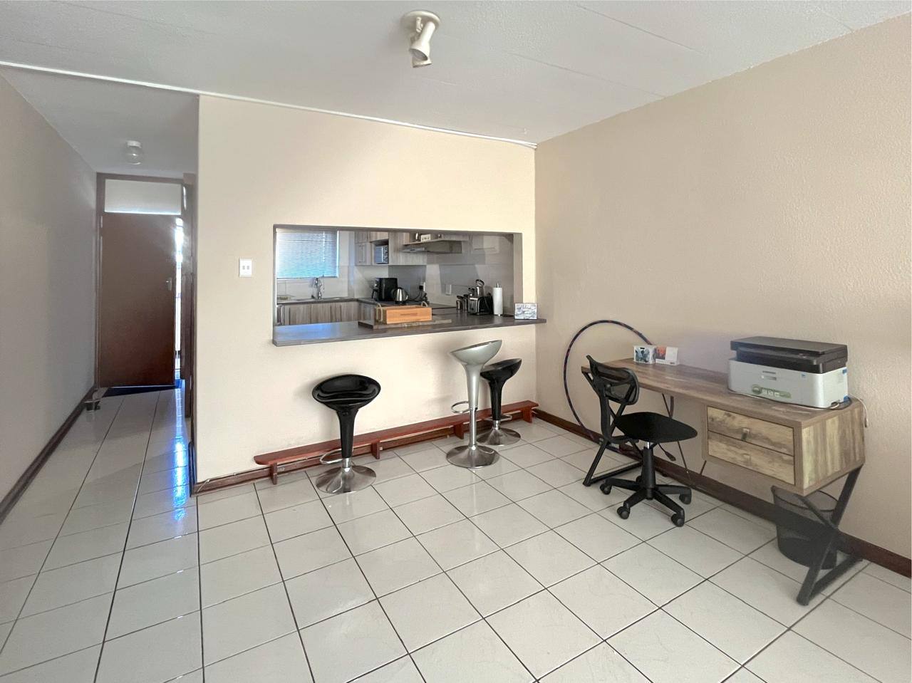 Property photograph 5