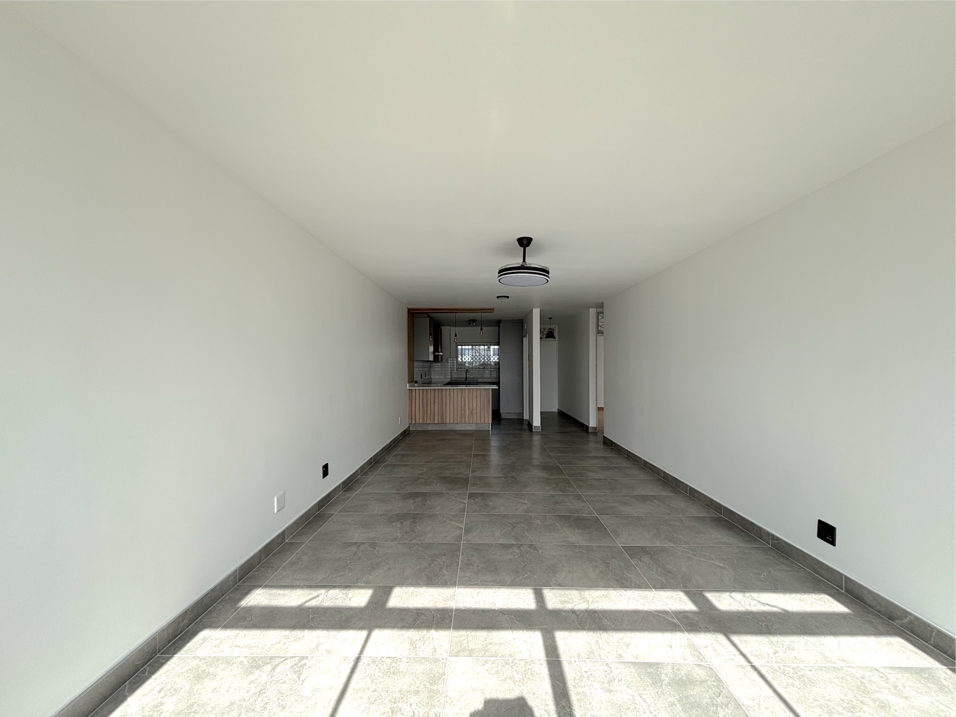 Property photograph 4