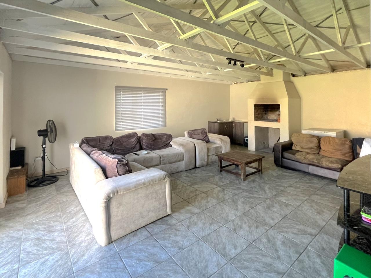 Property photograph 4