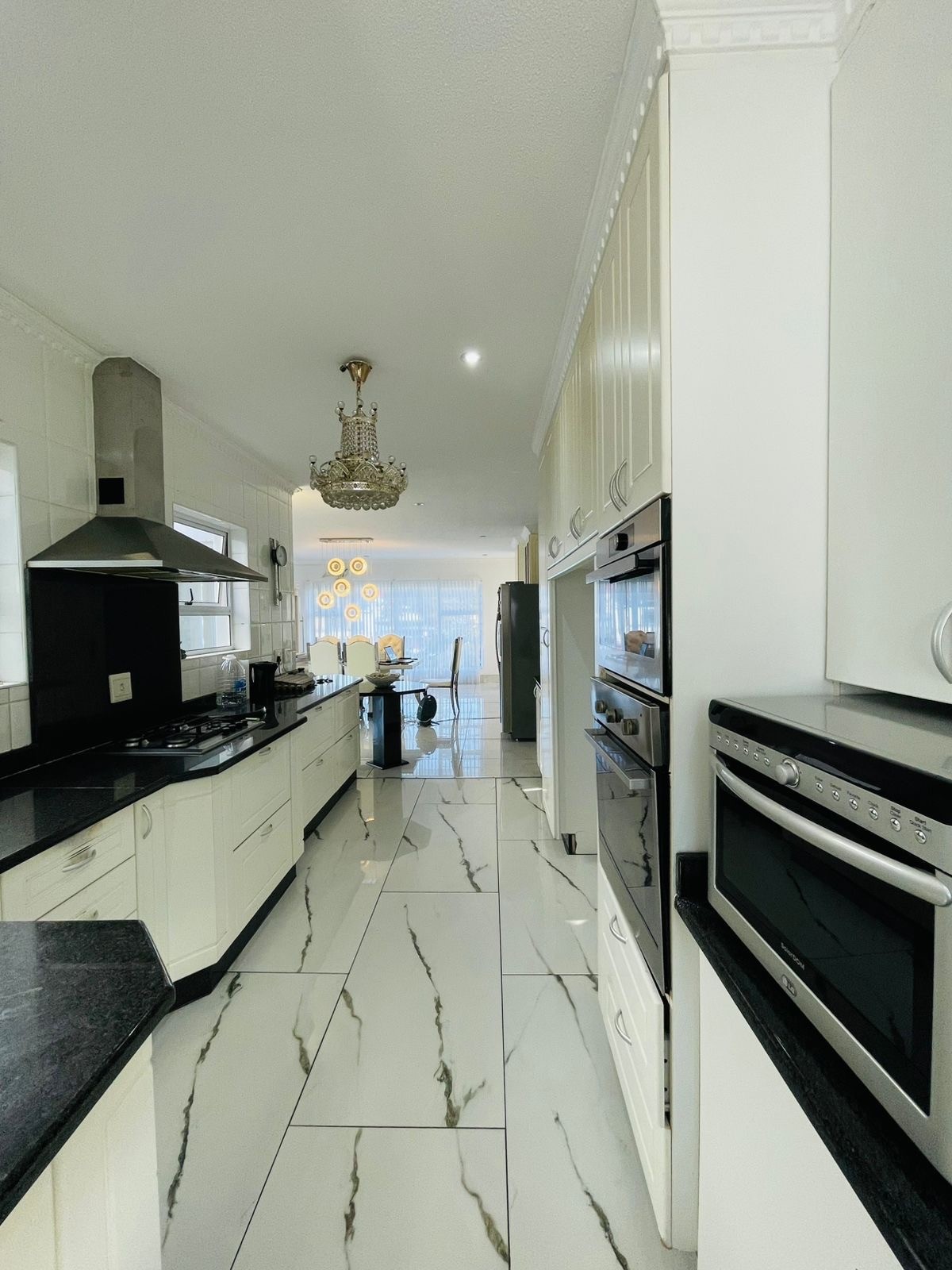 Property photograph 5