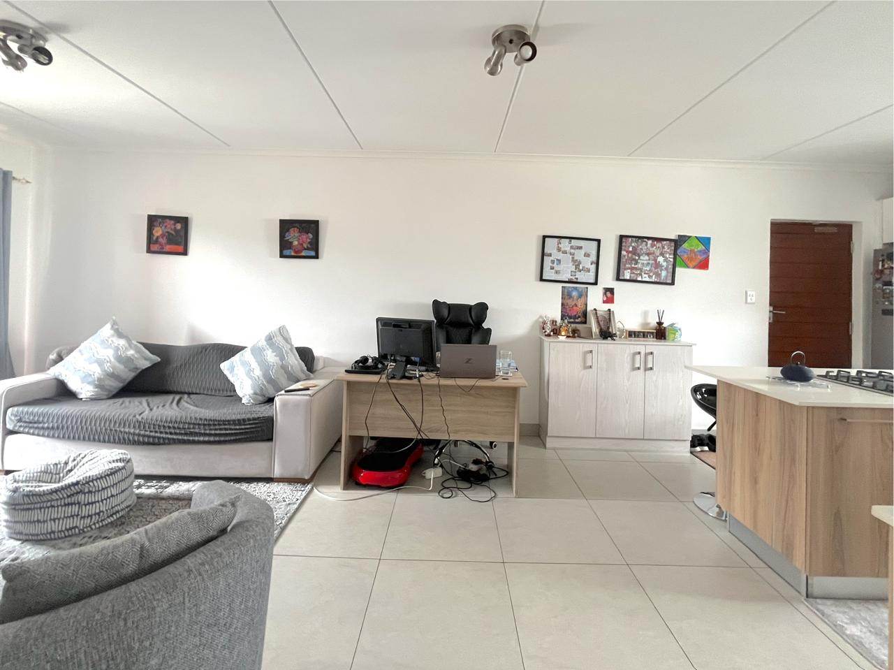 Property photograph 5