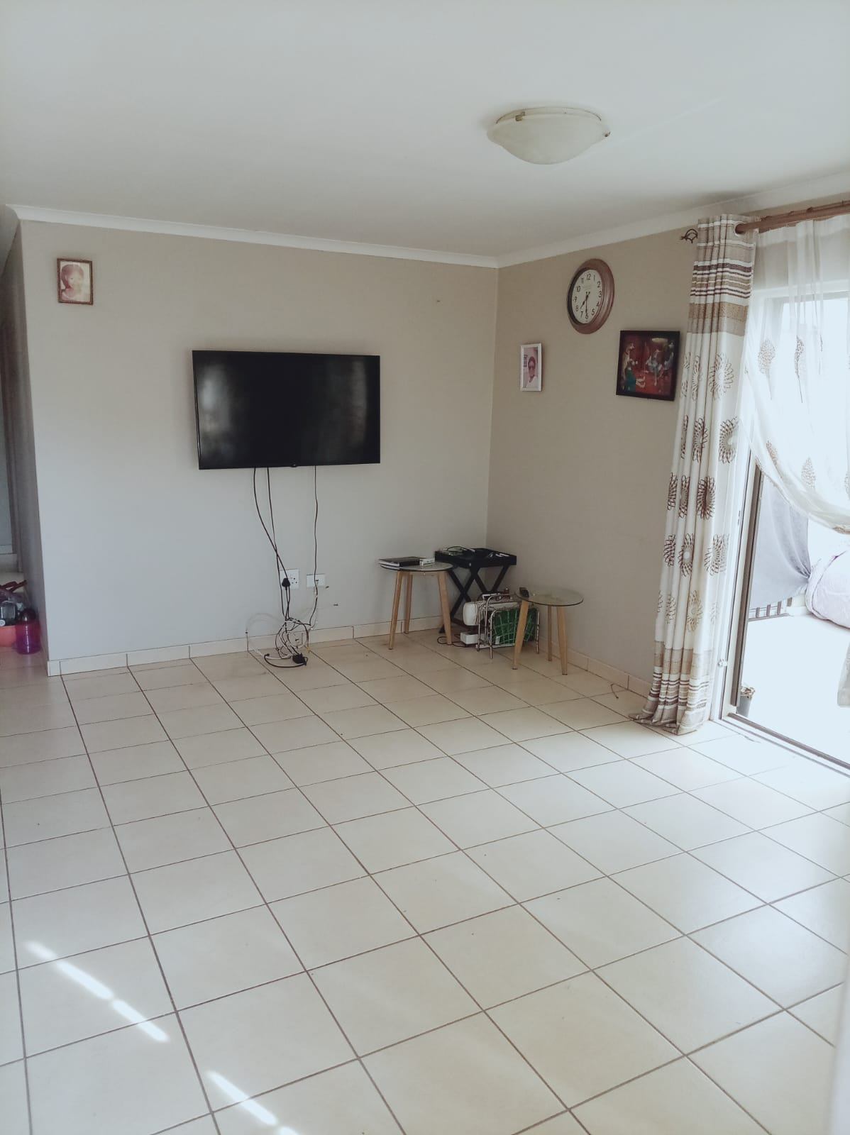 Property photograph 4