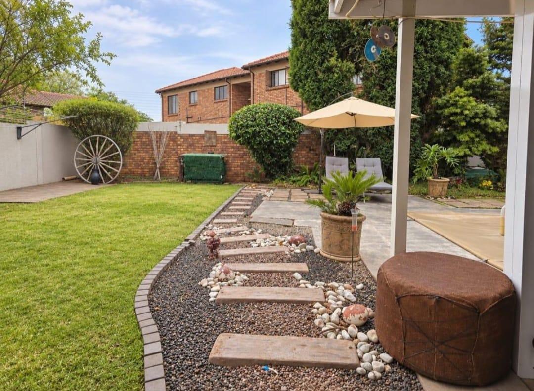 Property photograph 5