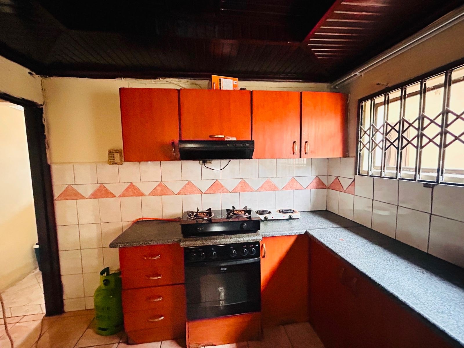 Property photograph 4