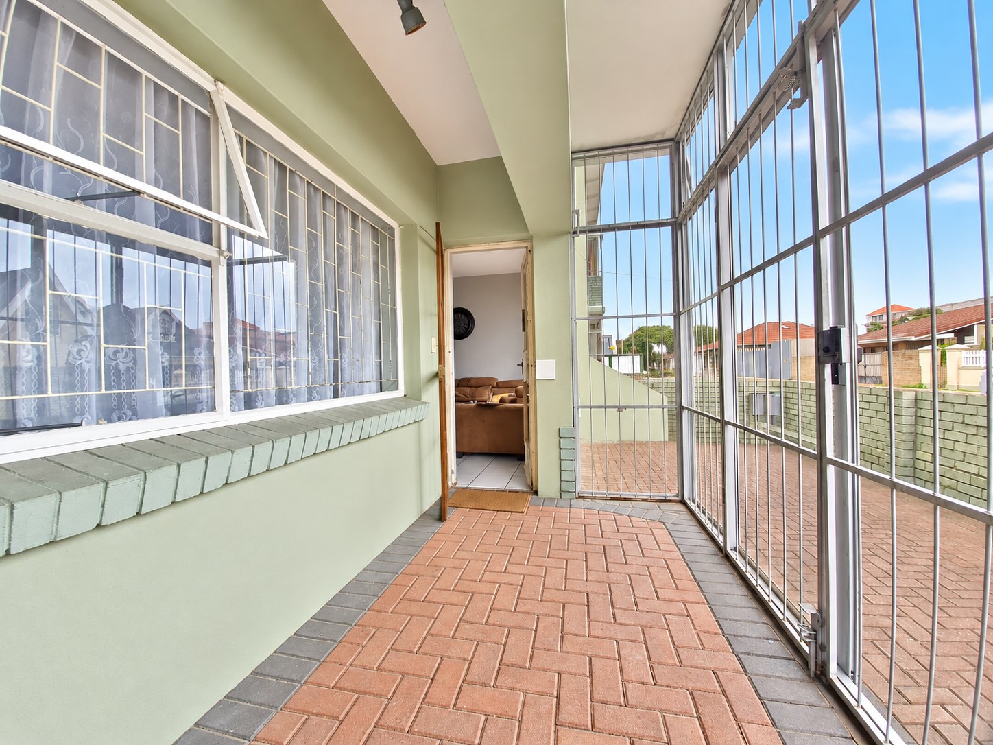 Property photograph 2