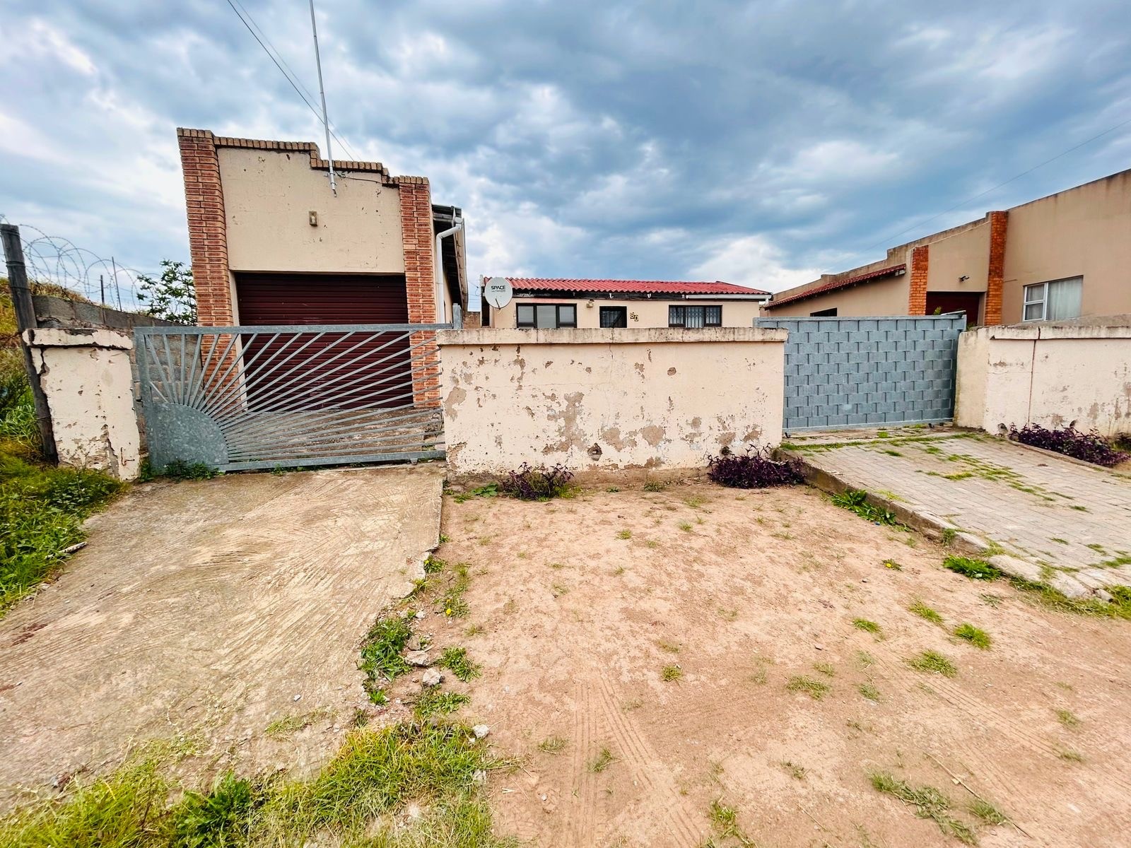 Property photograph 2