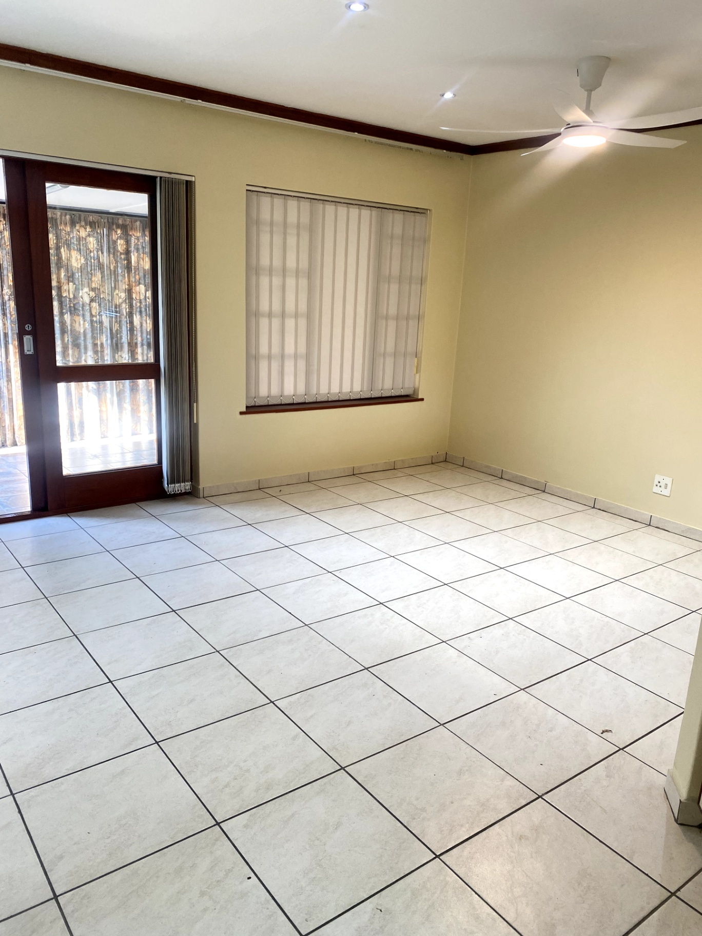 Property photograph 5