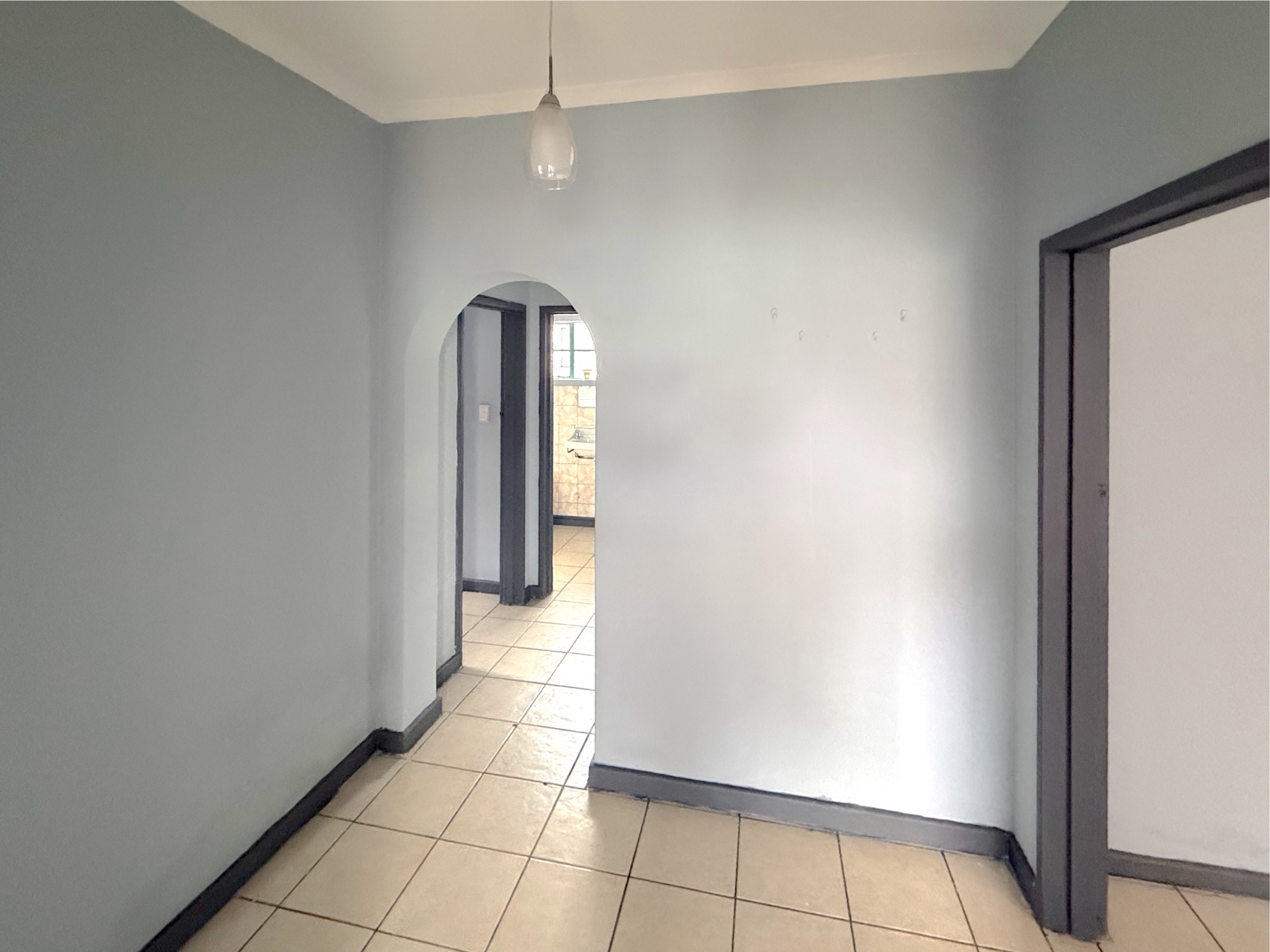 Property photograph 5