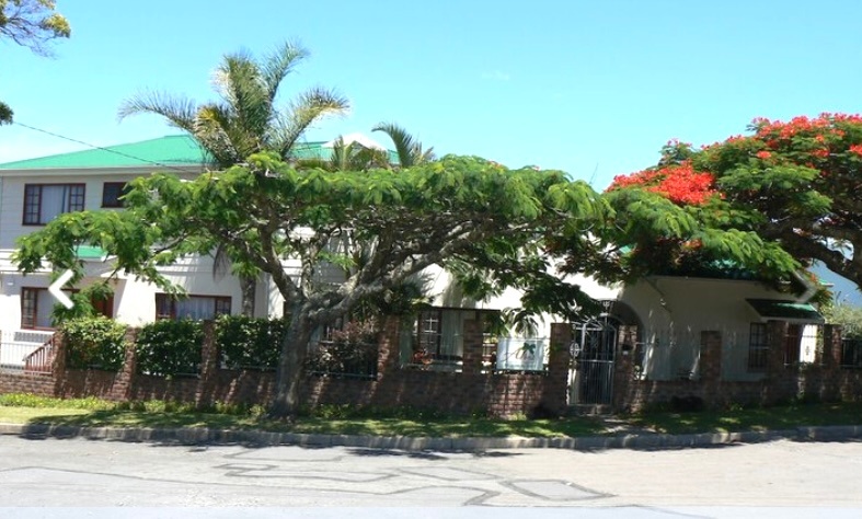 9 Bedroom Home with Income Potential for Sale.
