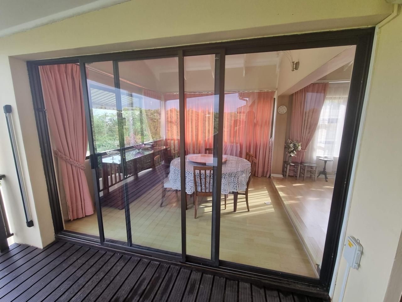 Property photograph 4