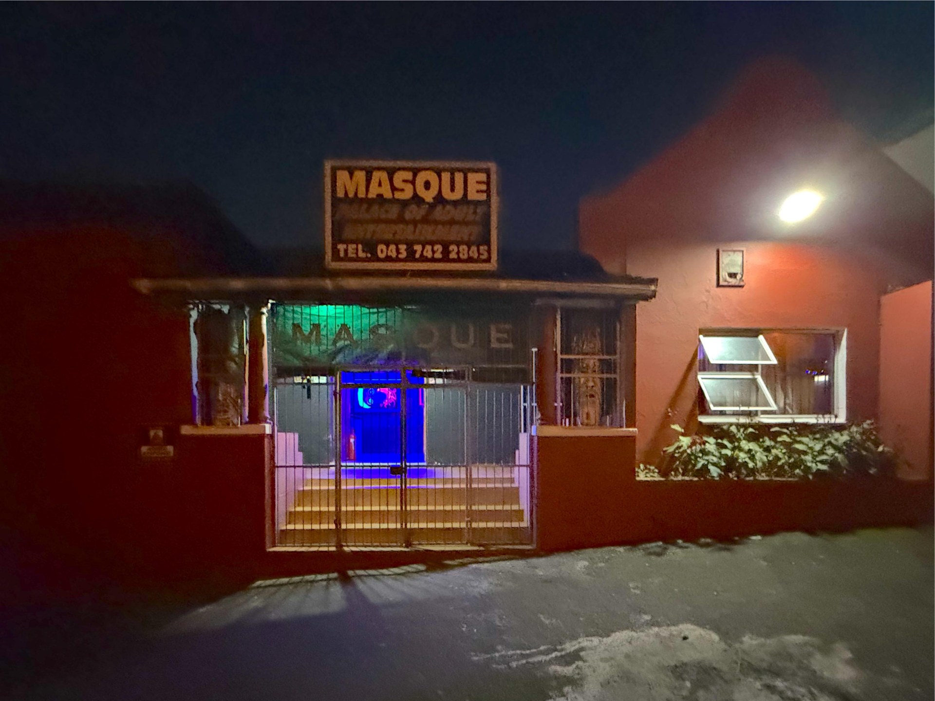 Prime Nightclub Commercial Property For Sale  In Sought After Quigney with 5 bedrooms