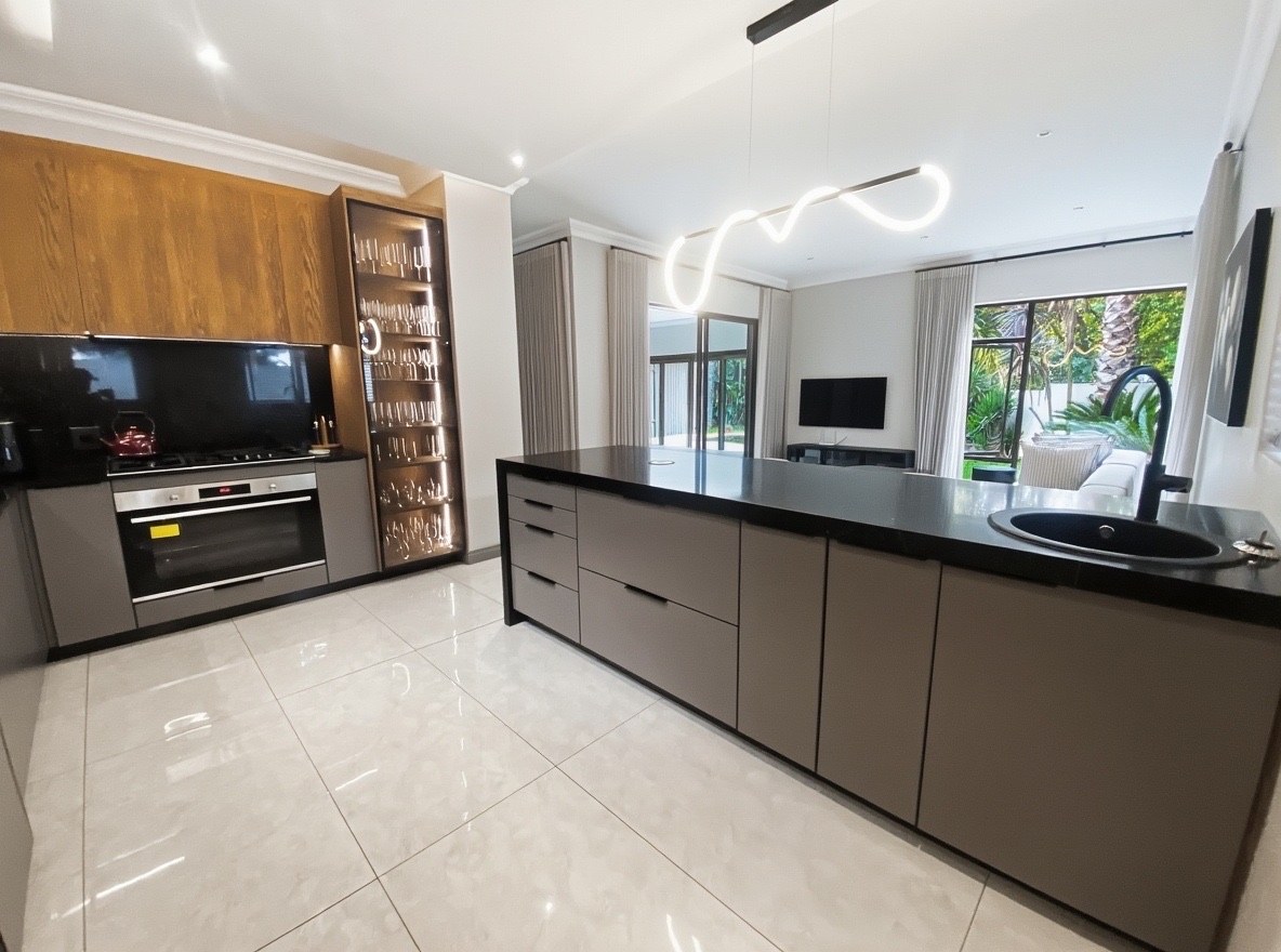 Property photograph 4