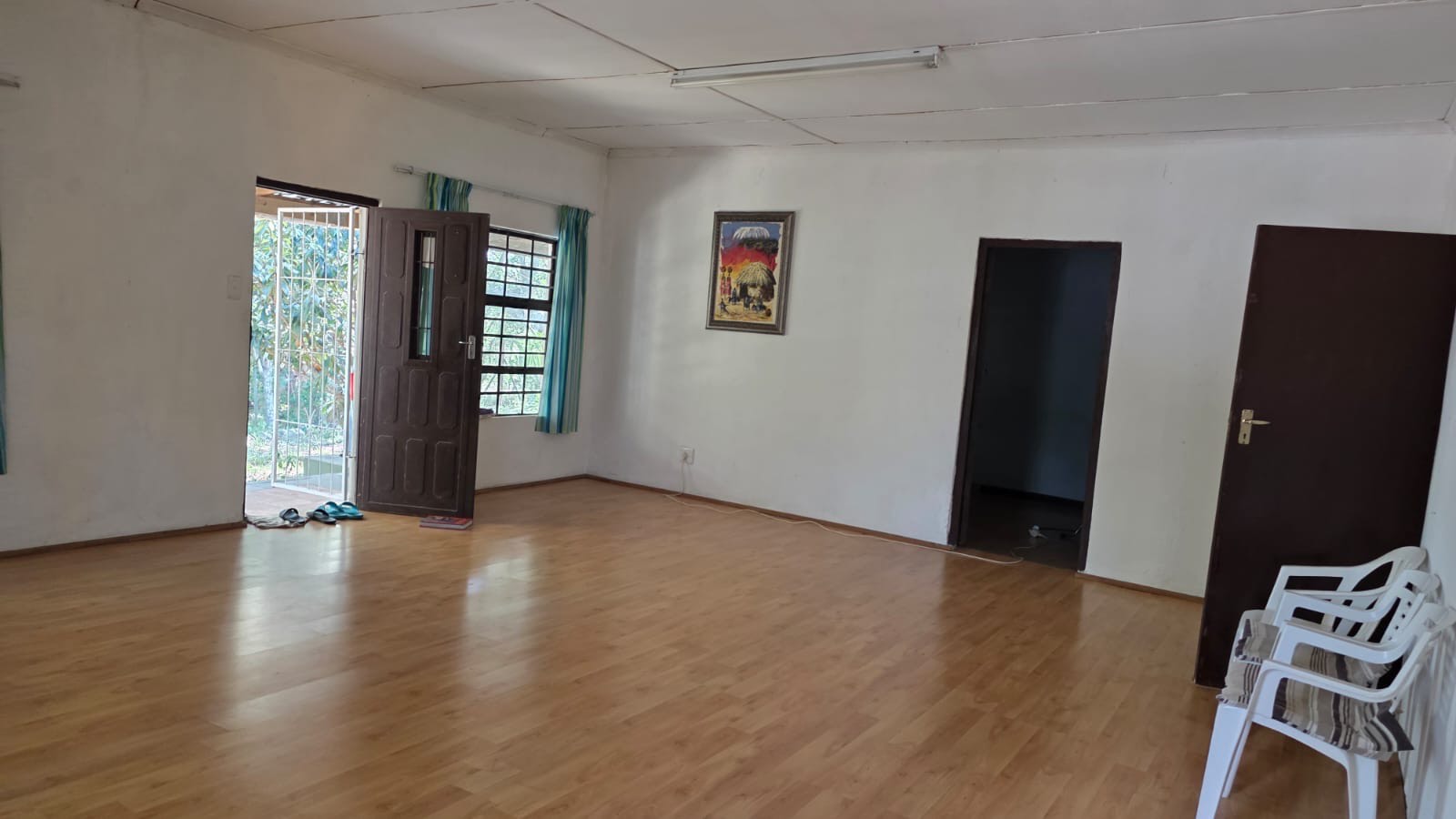 Property photograph 3
