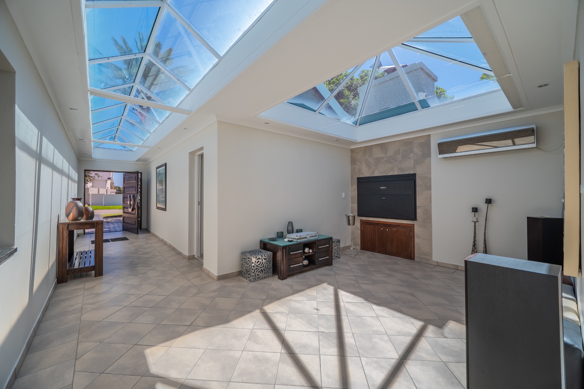 Property photograph 4